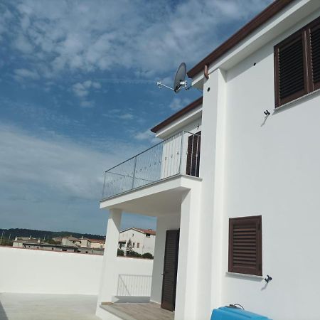 Appartement F2 Meuble Loculi Exterior photo