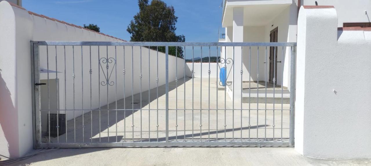 Appartement F2 Meuble Loculi Exterior photo